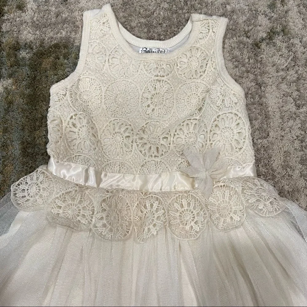 146. Girls Beautees Tulle Doily Cream Dress size 2T tutu